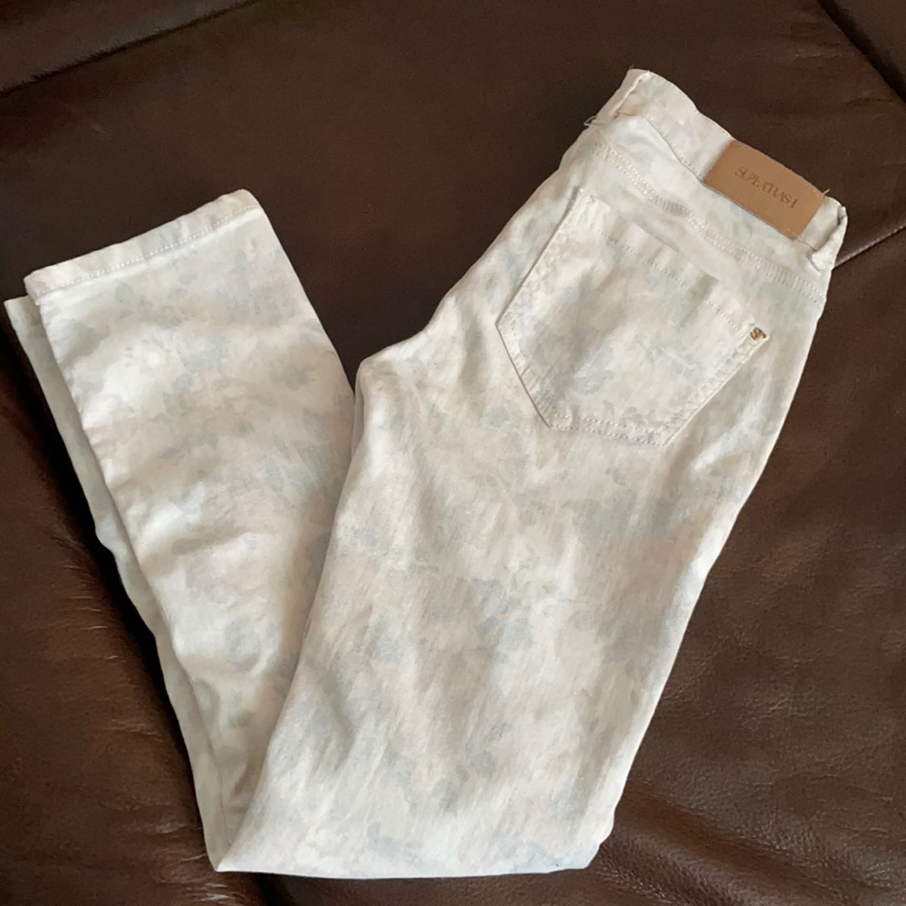 Supertrash faded flower slim jeans 💐